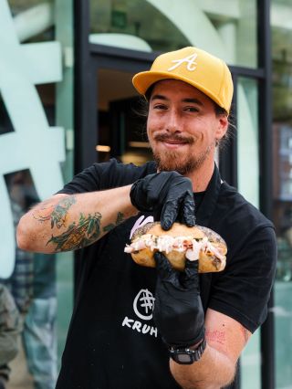 Pumpkin spice? Nie latte, ale krkovička. 😏 Démon tento týždeň prepojil obľúbené chute jesene a vznikol sendvič, ktorý vás...