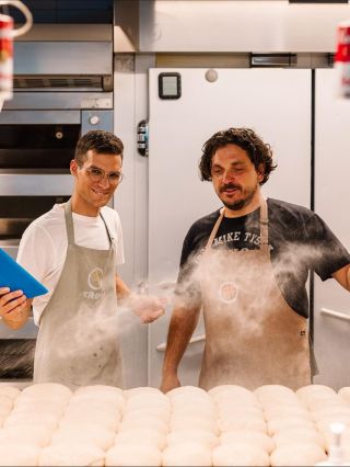 Dnes, 16. októbra, oslavujeme Svetový deň chleba a spolu s ním aj všetkých, ktorí stoja za vôňou, ktorú u nás v KRUHu...